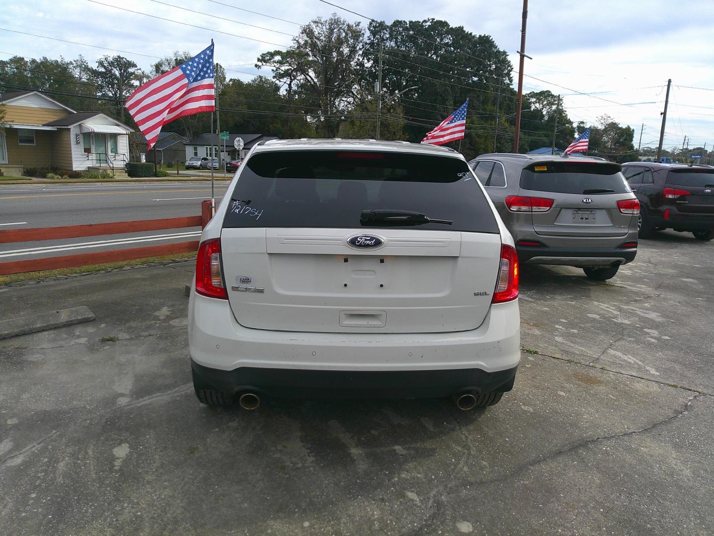 2013 WHITE FORD EDGE SEL (2FMDK3JCXDB) , located at 1200 Cassat Avenue, Jacksonville, FL, 32205, (904) 695-1885, 30.302404, -81.731033 - Photo#3